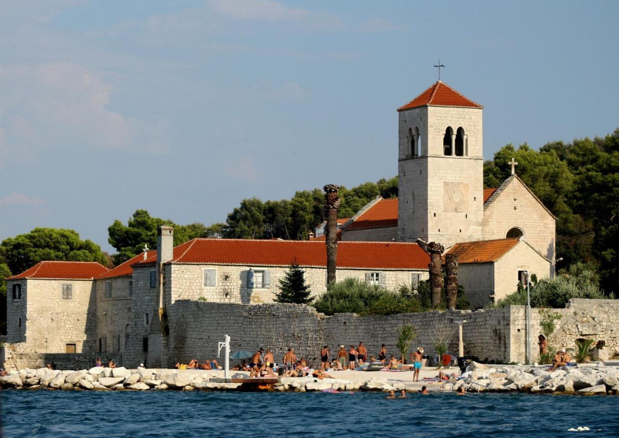 Spacious Room Near Beach W Private Bathroom Trogir Exterior photo